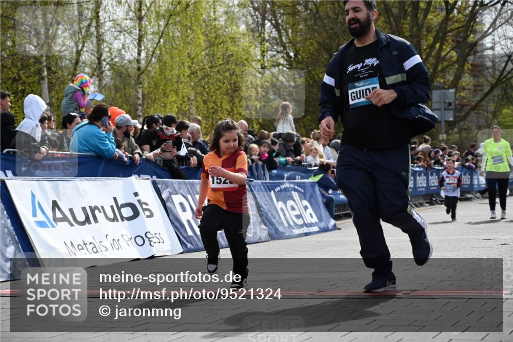 12.04.2026 - 45. Internationalen Wilhelmsburger Insellauf J. Mangold http://msf.ph/oto/9521324 12.04.2026 14:11:46 Ziel 1528, 213 meine-sportfotos.de