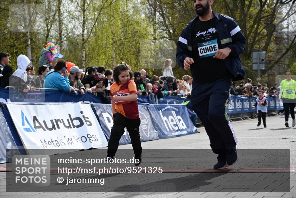 12.04.2026 - 45. Internationalen Wilhelmsburger Insellauf J. Mangold http://msf.ph/oto/9521325 12.04.2026 14:11:46 Ziel 1528, 213 meine-sportfotos.de