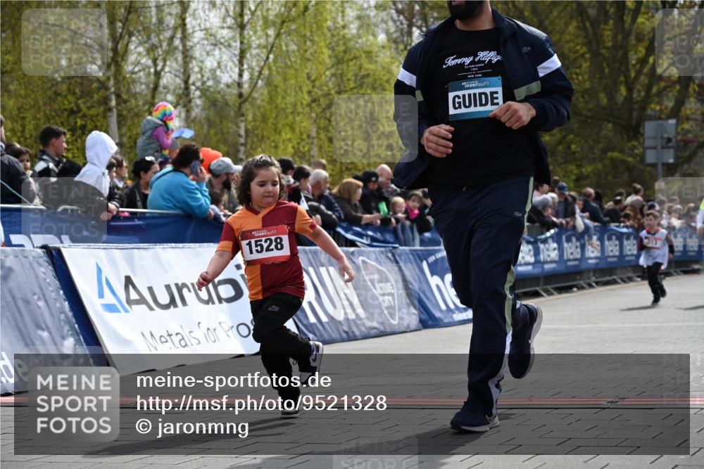 12.04.2026 - 45. Internationalen Wilhelmsburger Insellauf J. Mangold http://msf.ph/oto/9521328 12.04.2026 14:11:46 Ziel 1528, 213 meine-sportfotos.de