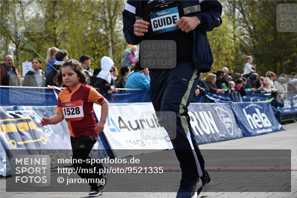 12.04.2026 - 45. Internationalen Wilhelmsburger Insellauf J. Mangold http://msf.ph/oto/9521335 12.04.2026 14:11:47 Ziel 1528, 213, 177 meine-sportfotos.de