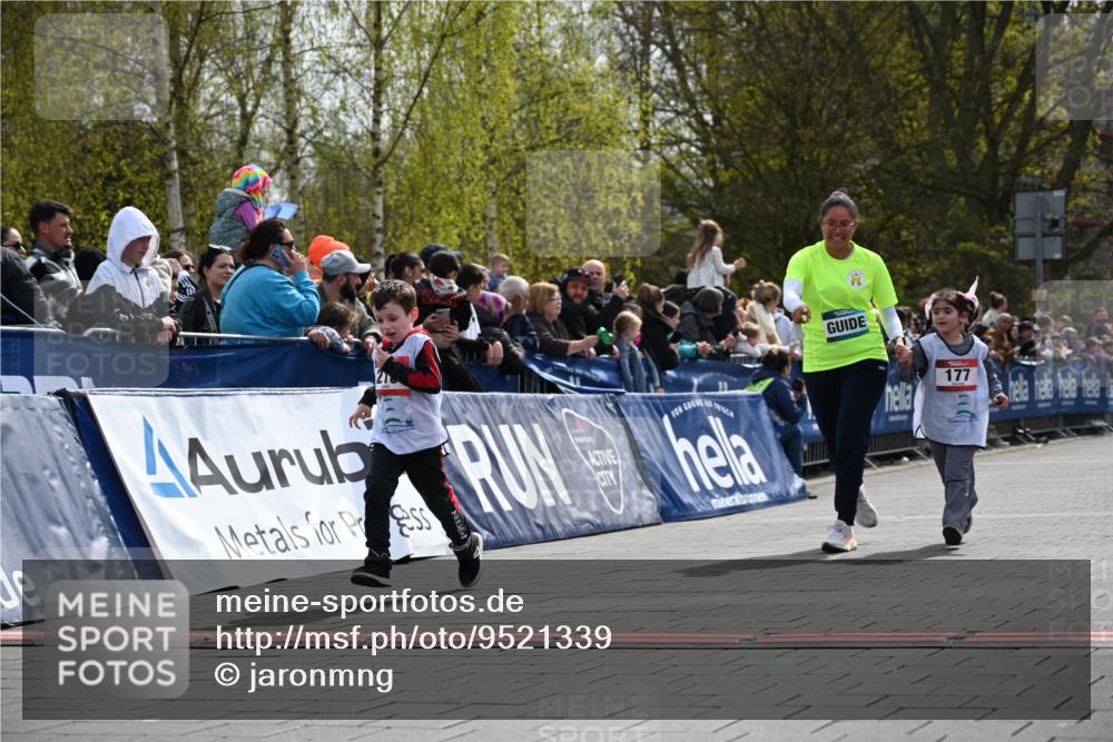12.04.2026 - 45. Internationalen Wilhelmsburger Insellauf J. Mangold http://msf.ph/oto/9521339 12.04.2026 14:11:49 Ziel 1528, 213, 177 meine-sportfotos.de