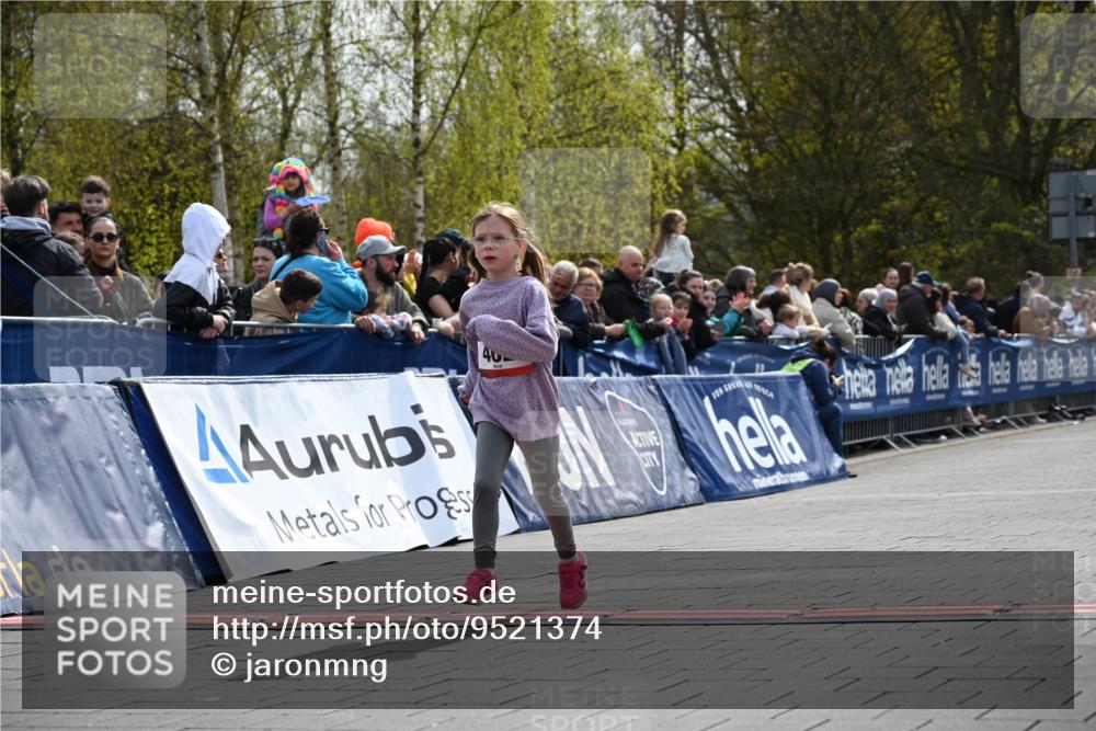 12.04.2026 - 45. Internationalen Wilhelmsburger Insellauf J. Mangold http://msf.ph/oto/9521374 12.04.2026 14:12:02 Ziel 462 meine-sportfotos.de
