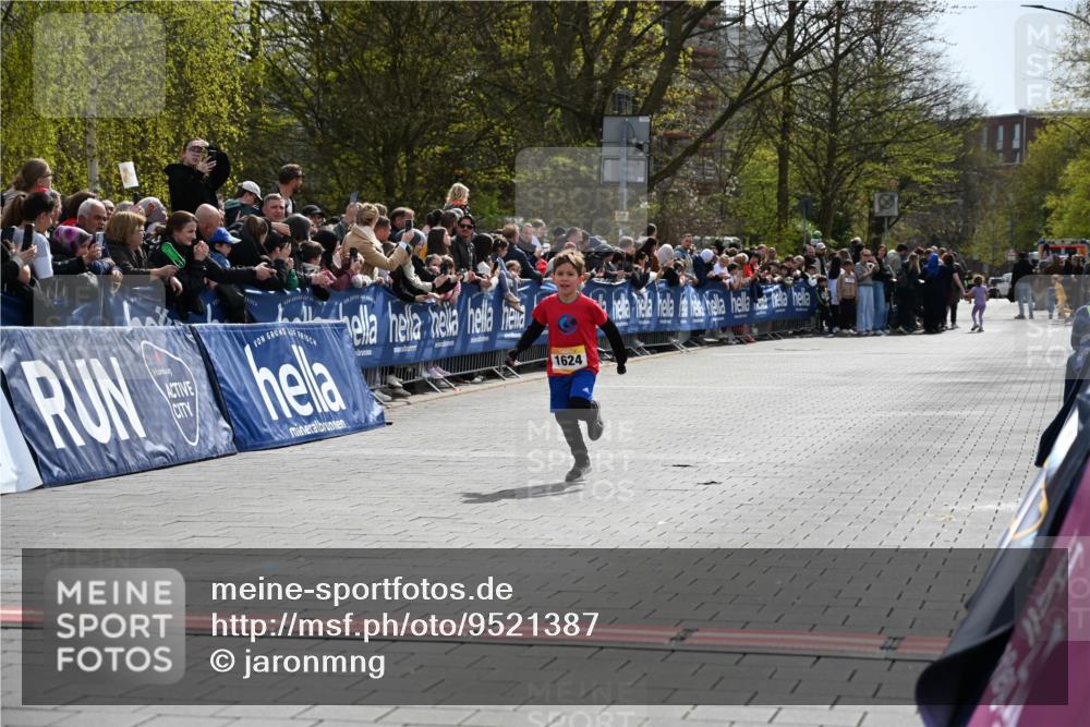 12.04.2026 - 45. Internationalen Wilhelmsburger Insellauf J. Mangold http://msf.ph/oto/9521387 12.04.2026 14:19:13 Ziel 1624 meine-sportfotos.de