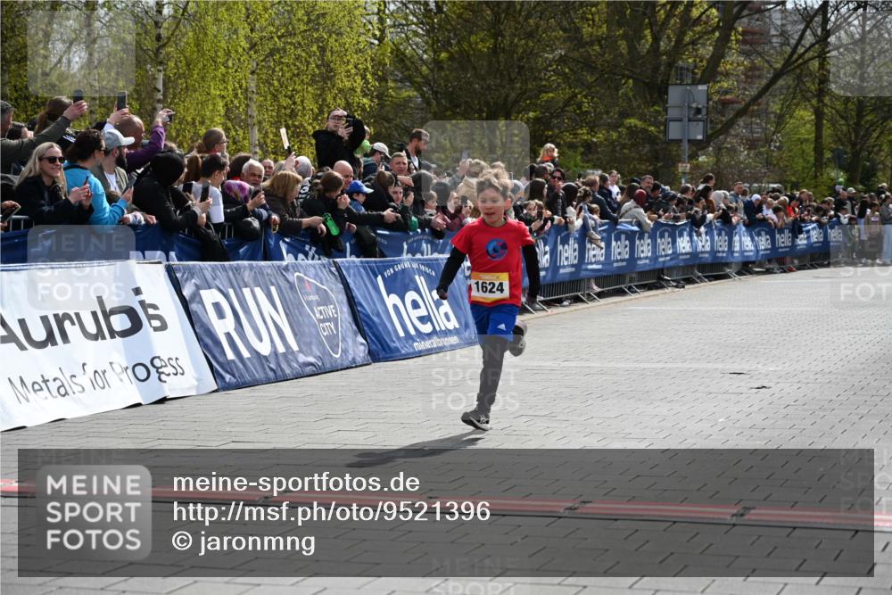 12.04.2026 - 45. Internationalen Wilhelmsburger Insellauf J. Mangold http://msf.ph/oto/9521396 12.04.2026 14:19:14 Ziel 1624 meine-sportfotos.de