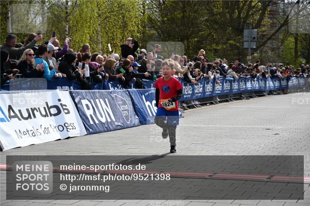 12.04.2026 - 45. Internationalen Wilhelmsburger Insellauf J. Mangold http://msf.ph/oto/9521398 12.04.2026 14:19:14 Ziel 1624 meine-sportfotos.de