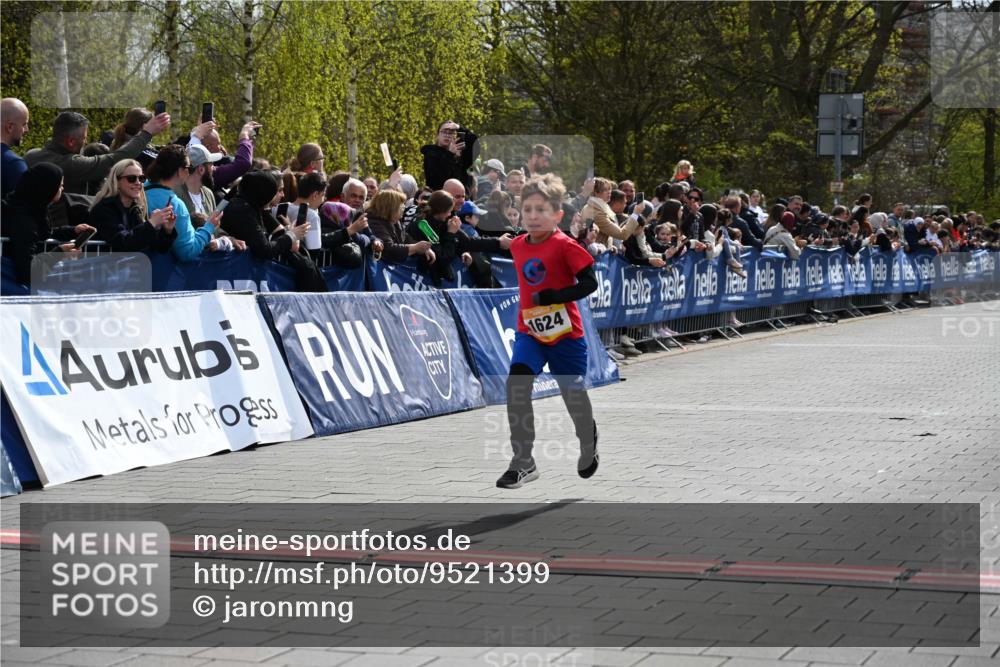 12.04.2026 - 45. Internationalen Wilhelmsburger Insellauf J. Mangold http://msf.ph/oto/9521399 12.04.2026 14:19:14 Ziel 1624 meine-sportfotos.de