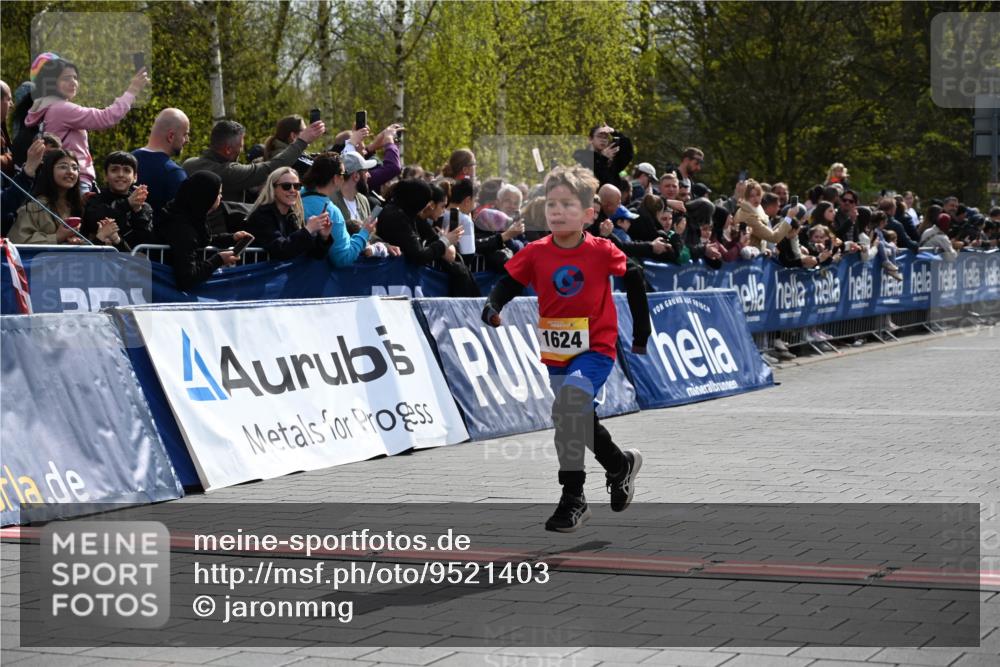12.04.2026 - 45. Internationalen Wilhelmsburger Insellauf J. Mangold http://msf.ph/oto/9521403 12.04.2026 14:19:14 Ziel 1624 meine-sportfotos.de