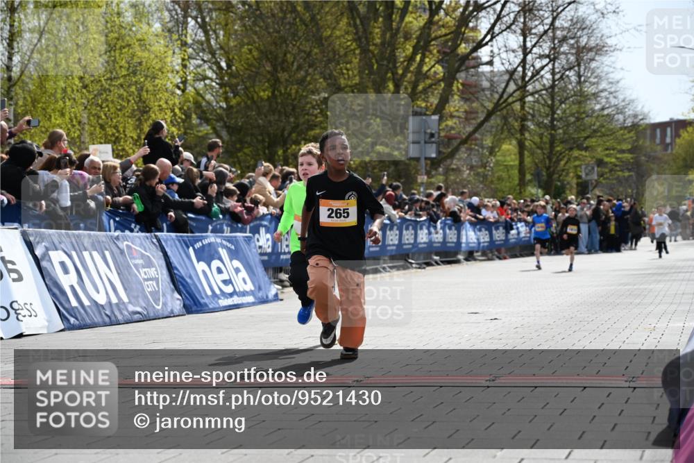 12.04.2026 - 45. Internationalen Wilhelmsburger Insellauf J. Mangold http://msf.ph/oto/9521430 12.04.2026 14:19:33 Ziel 941, 265, 87, 1614 meine-sportfotos.de