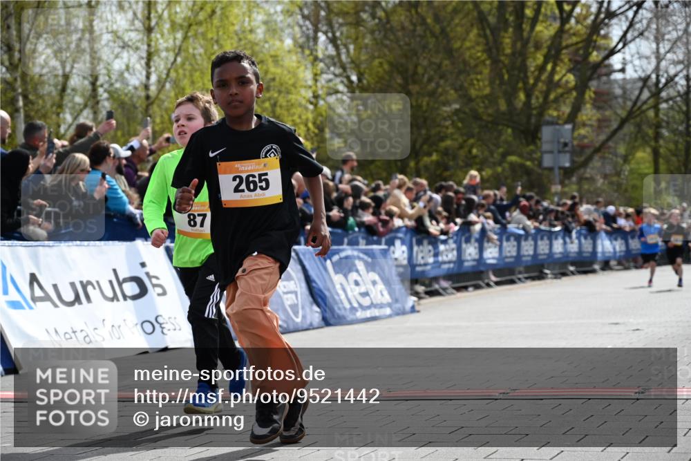 12.04.2026 - 45. Internationalen Wilhelmsburger Insellauf J. Mangold http://msf.ph/oto/9521442 12.04.2026 14:19:34 Ziel 941, 265, 87, 1614 meine-sportfotos.de