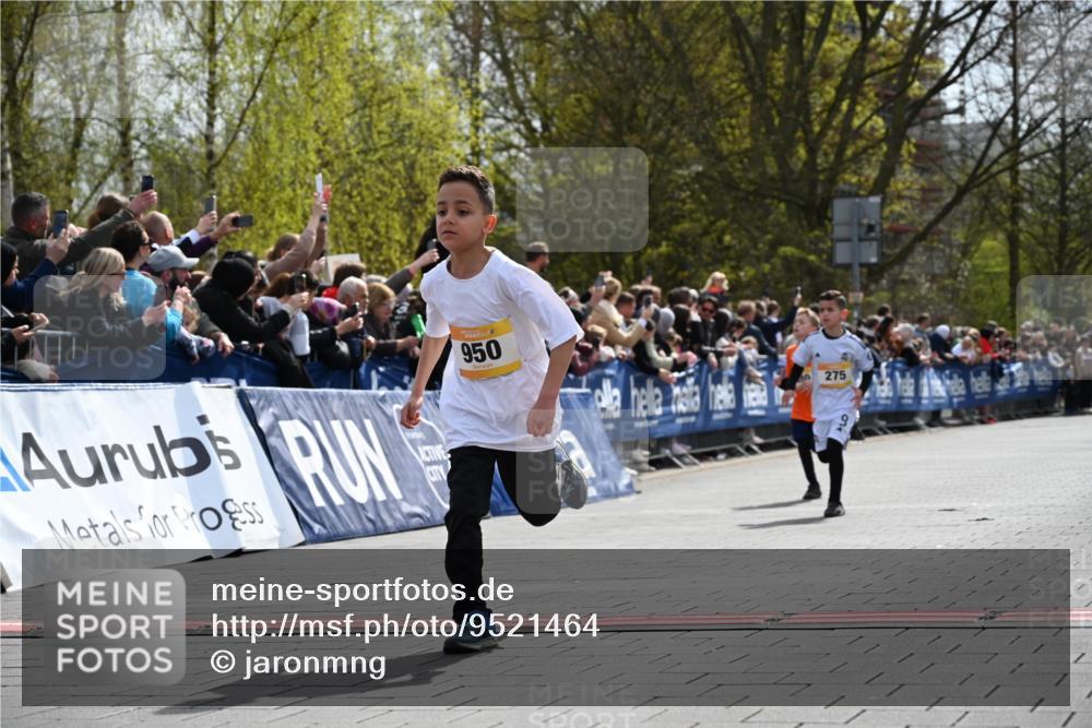 12.04.2026 - 45. Internationalen Wilhelmsburger Insellauf J. Mangold http://msf.ph/oto/9521464 12.04.2026 14:19:42 Ziel 1613, 950, 275, 480 meine-sportfotos.de