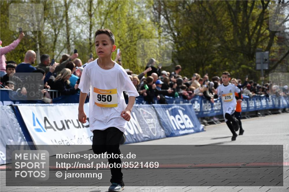 12.04.2026 - 45. Internationalen Wilhelmsburger Insellauf J. Mangold http://msf.ph/oto/9521469 12.04.2026 14:19:42 Ziel 1613, 950, 275, 480 meine-sportfotos.de
