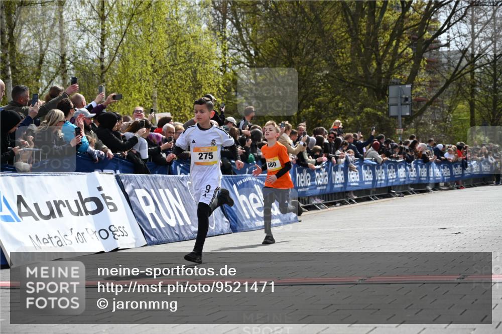 12.04.2026 - 45. Internationalen Wilhelmsburger Insellauf J. Mangold http://msf.ph/oto/9521471 12.04.2026 14:19:43 Ziel 1613, 950, 275, 480 meine-sportfotos.de
