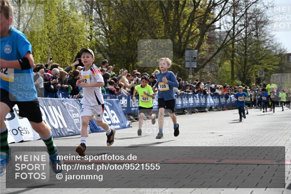 12.04.2026 - 45. Internationalen Wilhelmsburger Insellauf J. Mangold http://msf.ph/oto/9521555 12.04.2026 14:19:58 Ziel 96, 579, 740, 943, 793, 845, 682, 413, 982, 155, 621, 1602 meine-sportfotos.de
