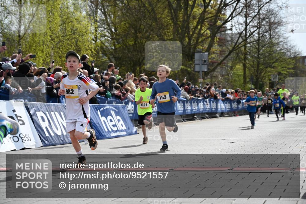12.04.2026 - 45. Internationalen Wilhelmsburger Insellauf J. Mangold http://msf.ph/oto/9521557 12.04.2026 14:19:58 Ziel 96, 579, 740, 943, 793, 845, 682, 413, 982, 155, 621, 1602 meine-sportfotos.de