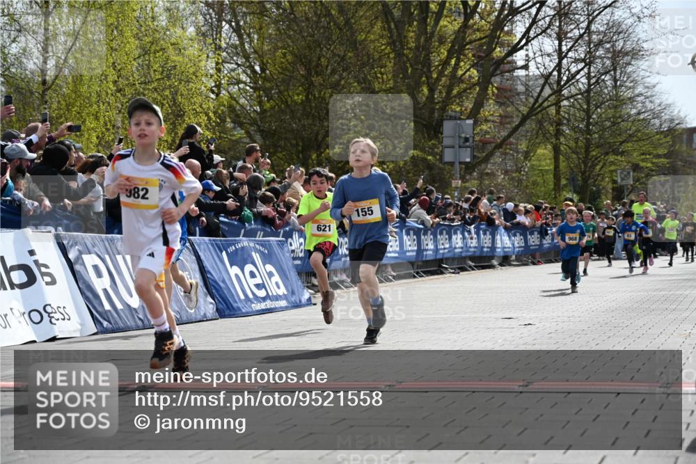 12.04.2026 - 45. Internationalen Wilhelmsburger Insellauf J. Mangold http://msf.ph/oto/9521558 12.04.2026 14:19:58 Ziel 96, 579, 740, 943, 793, 845, 682, 413, 982, 155, 621, 1602 meine-sportfotos.de