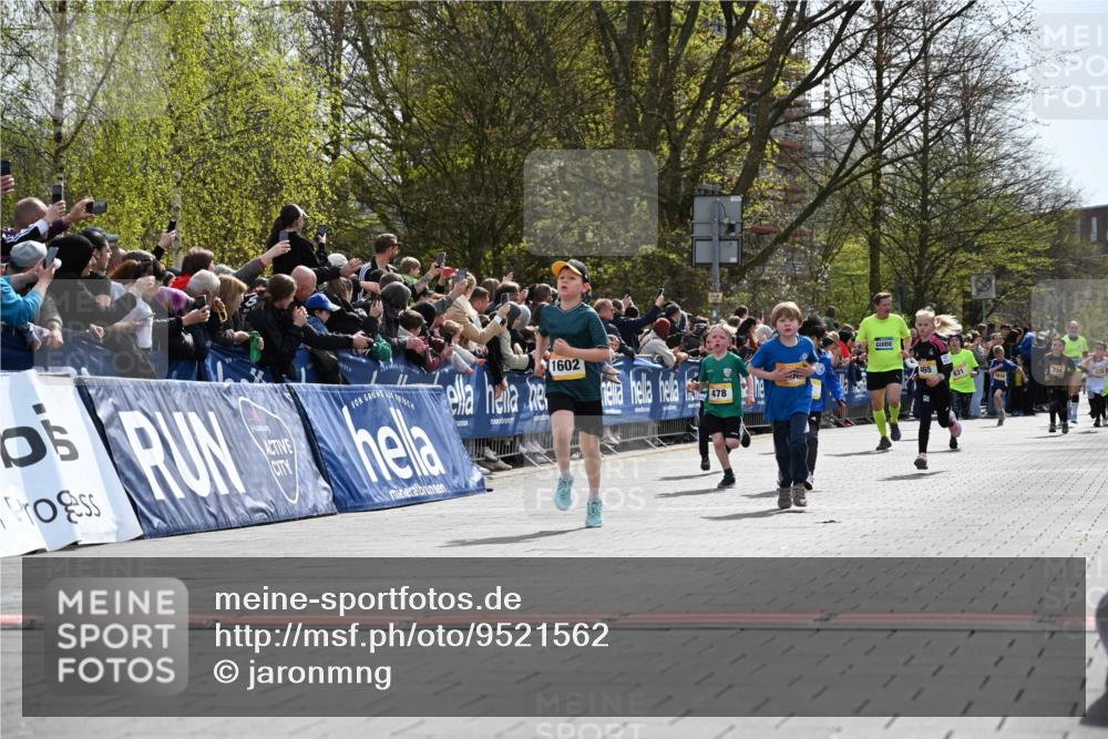 12.04.2026 - 45. Internationalen Wilhelmsburger Insellauf J. Mangold http://msf.ph/oto/9521562 12.04.2026 14:20:01 Ziel 682, 413, 982, 155, 621, 1602, 478, 83, 968, 465 meine-sportfotos.de