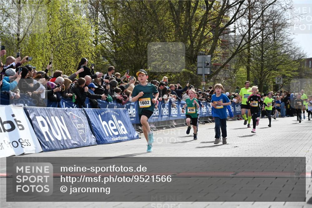 12.04.2026 - 45. Internationalen Wilhelmsburger Insellauf J. Mangold http://msf.ph/oto/9521566 12.04.2026 14:20:01 Ziel 682, 413, 982, 155, 621, 1602, 478, 83, 968, 465 meine-sportfotos.de