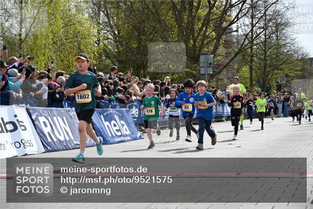 12.04.2026 - 45. Internationalen Wilhelmsburger Insellauf J. Mangold http://msf.ph/oto/9521575 12.04.2026 14:20:02 Ziel 982, 155, 621, 1602, 478, 83, 968, 465, 631, 1621 meine-sportfotos.de