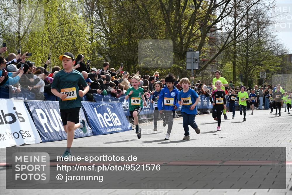 12.04.2026 - 45. Internationalen Wilhelmsburger Insellauf J. Mangold http://msf.ph/oto/9521576 12.04.2026 14:20:02 Ziel 982, 155, 621, 1602, 478, 83, 968, 465, 631, 1621 meine-sportfotos.de