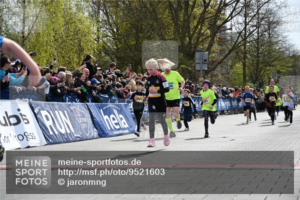 12.04.2026 - 45. Internationalen Wilhelmsburger Insellauf J. Mangold http://msf.ph/oto/9521603 12.04.2026 14:20:04 Ziel 1602, 478, 83, 968, 465, 631, 1621, 304, 225, 1618, 108, 534 meine-sportfotos.de