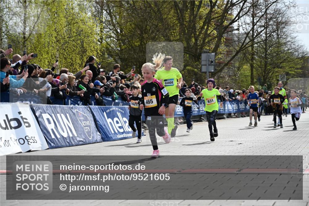 12.04.2026 - 45. Internationalen Wilhelmsburger Insellauf J. Mangold http://msf.ph/oto/9521605 12.04.2026 14:20:04 Ziel 1602, 478, 83, 968, 465, 631, 1621, 304, 225, 1618, 108, 534 meine-sportfotos.de