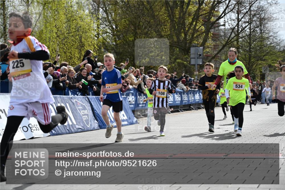 12.04.2026 - 45. Internationalen Wilhelmsburger Insellauf J. Mangold http://msf.ph/oto/9521626 12.04.2026 14:20:08 Ziel 465, 631, 1621, 304, 225, 1618, 108, 534, 447, 560, 734, 775, 587 meine-sportfotos.de