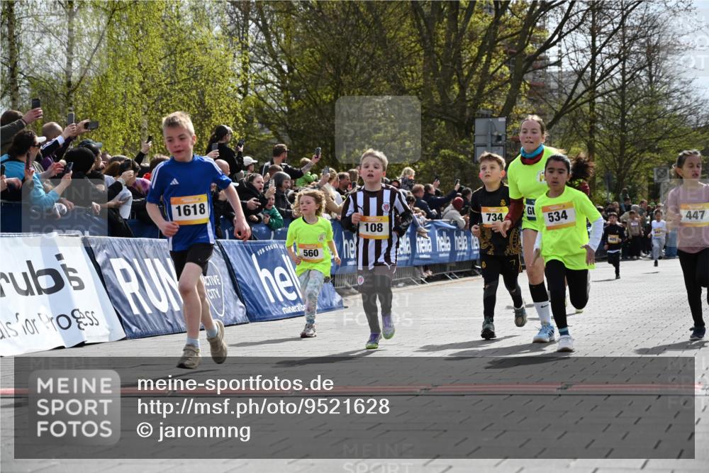12.04.2026 - 45. Internationalen Wilhelmsburger Insellauf J. Mangold http://msf.ph/oto/9521628 12.04.2026 14:20:08 Ziel 465, 631, 1621, 304, 225, 1618, 108, 534, 447, 560, 734, 775, 587 meine-sportfotos.de