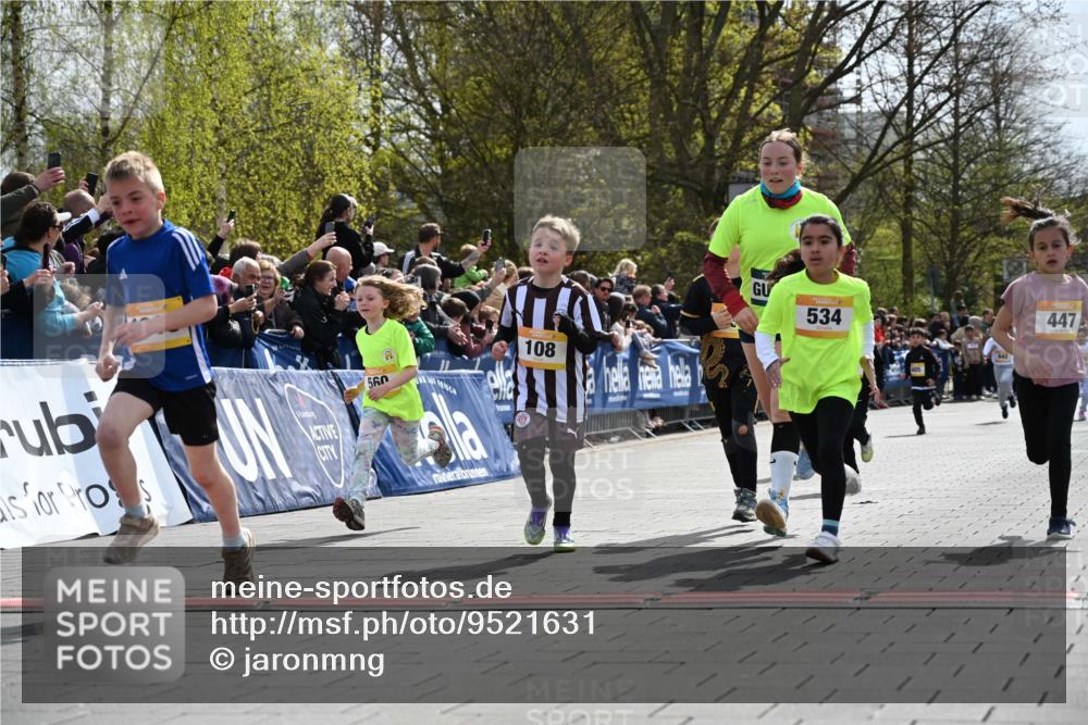 12.04.2026 - 45. Internationalen Wilhelmsburger Insellauf J. Mangold http://msf.ph/oto/9521631 12.04.2026 14:20:08 Ziel 465, 631, 1621, 304, 225, 1618, 108, 534, 447, 560, 734, 775, 587 meine-sportfotos.de