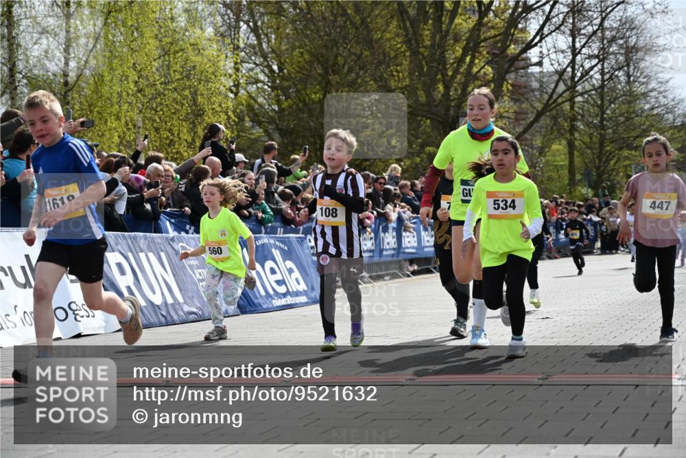 12.04.2026 - 45. Internationalen Wilhelmsburger Insellauf J. Mangold http://msf.ph/oto/9521632 12.04.2026 14:20:08 Ziel 465, 631, 1621, 304, 225, 1618, 108, 534, 447, 560, 734, 775, 587 meine-sportfotos.de