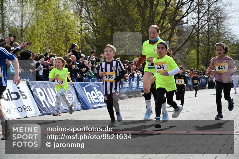 12.04.2026 - 45. Internationalen Wilhelmsburger Insellauf J. Mangold http://msf.ph/oto/9521634 12.04.2026 14:20:08 Ziel 465, 631, 1621, 304, 225, 1618, 108, 534, 447, 560, 734, 775, 587 meine-sportfotos.de