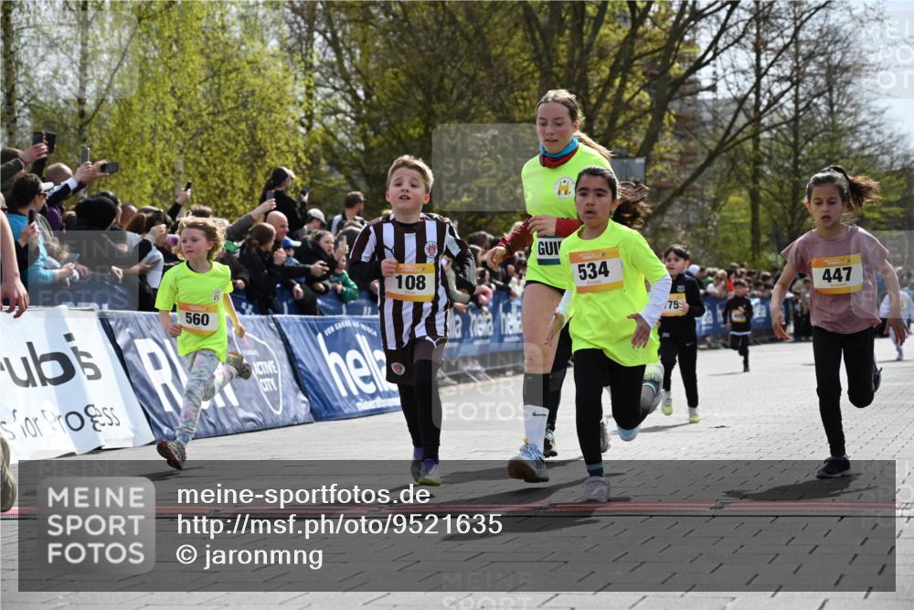 12.04.2026 - 45. Internationalen Wilhelmsburger Insellauf J. Mangold http://msf.ph/oto/9521635 12.04.2026 14:20:09 Ziel 465, 631, 1621, 304, 225, 1618, 108, 534, 447, 560, 734, 775, 587, 405 meine-sportfotos.de