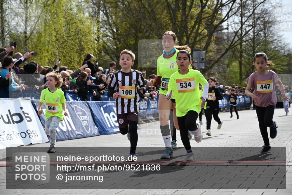 12.04.2026 - 45. Internationalen Wilhelmsburger Insellauf J. Mangold http://msf.ph/oto/9521636 12.04.2026 14:20:09 Ziel 465, 631, 1621, 304, 225, 1618, 108, 534, 447, 560, 734, 775, 587, 405 meine-sportfotos.de