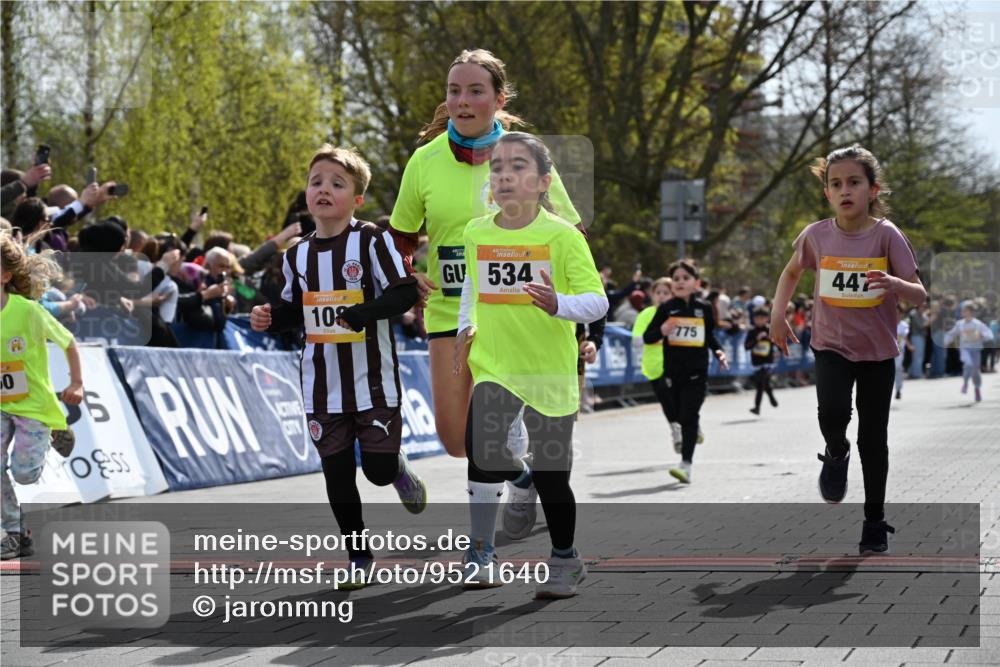 12.04.2026 - 45. Internationalen Wilhelmsburger Insellauf J. Mangold http://msf.ph/oto/9521640 12.04.2026 14:20:09 Ziel 465, 631, 1621, 304, 225, 1618, 108, 534, 447, 560, 734, 775, 587, 405 meine-sportfotos.de