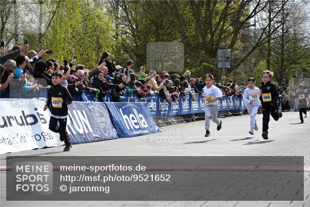 12.04.2026 - 45. Internationalen Wilhelmsburger Insellauf J. Mangold http://msf.ph/oto/9521652 12.04.2026 14:20:13 Ziel 447, 560, 734, 775, 587, 405, 1060, 642, 753, 750 meine-sportfotos.de