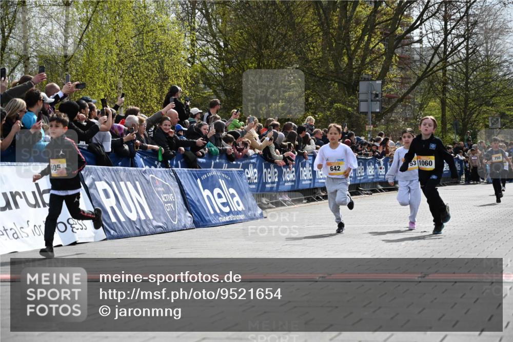 12.04.2026 - 45. Internationalen Wilhelmsburger Insellauf J. Mangold http://msf.ph/oto/9521654 12.04.2026 14:20:13 Ziel 447, 560, 734, 775, 587, 405, 1060, 642, 753, 750 meine-sportfotos.de