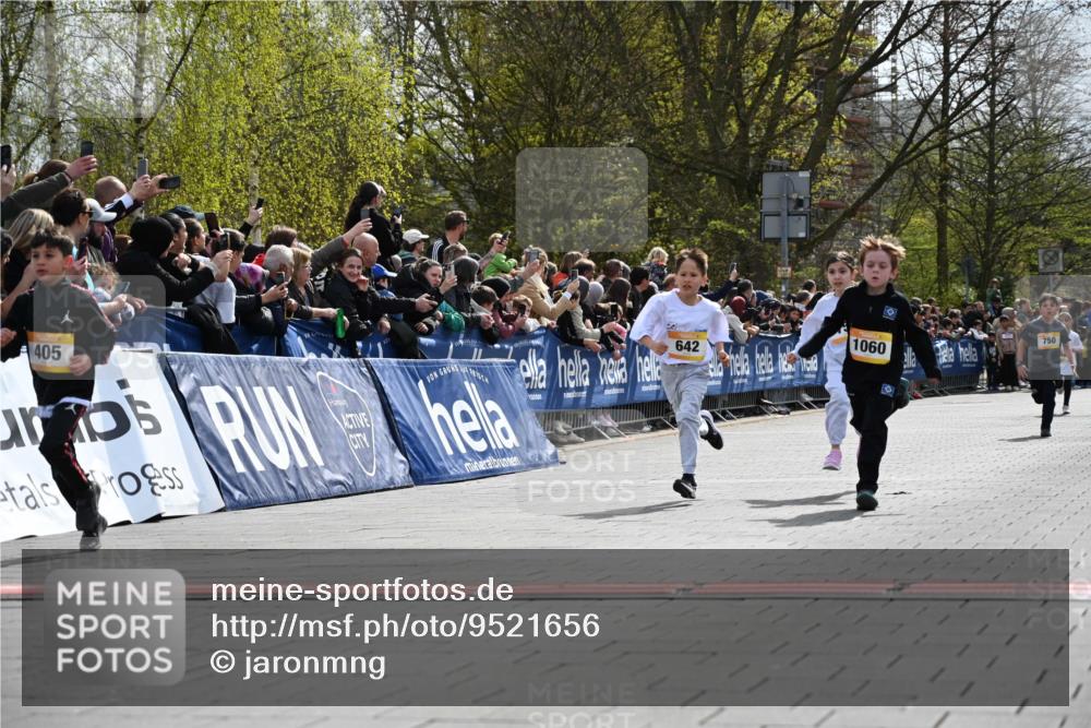 12.04.2026 - 45. Internationalen Wilhelmsburger Insellauf J. Mangold http://msf.ph/oto/9521656 12.04.2026 14:20:13 Ziel 447, 560, 734, 775, 587, 405, 1060, 642, 753, 750 meine-sportfotos.de