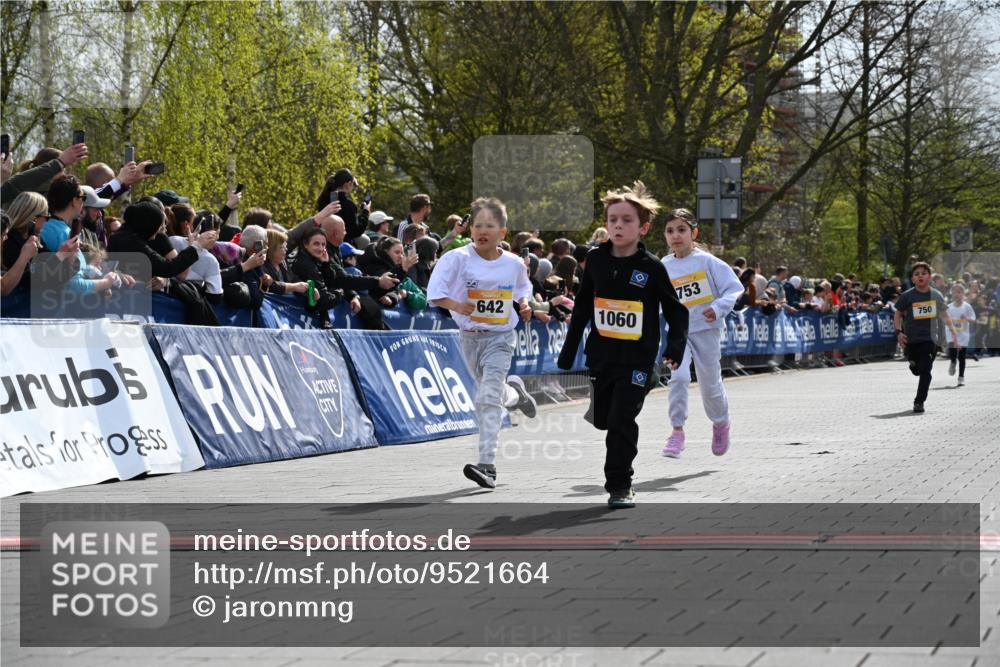 12.04.2026 - 45. Internationalen Wilhelmsburger Insellauf J. Mangold http://msf.ph/oto/9521664 12.04.2026 14:20:14 Ziel 775, 587, 405, 1060, 642, 753, 750 meine-sportfotos.de
