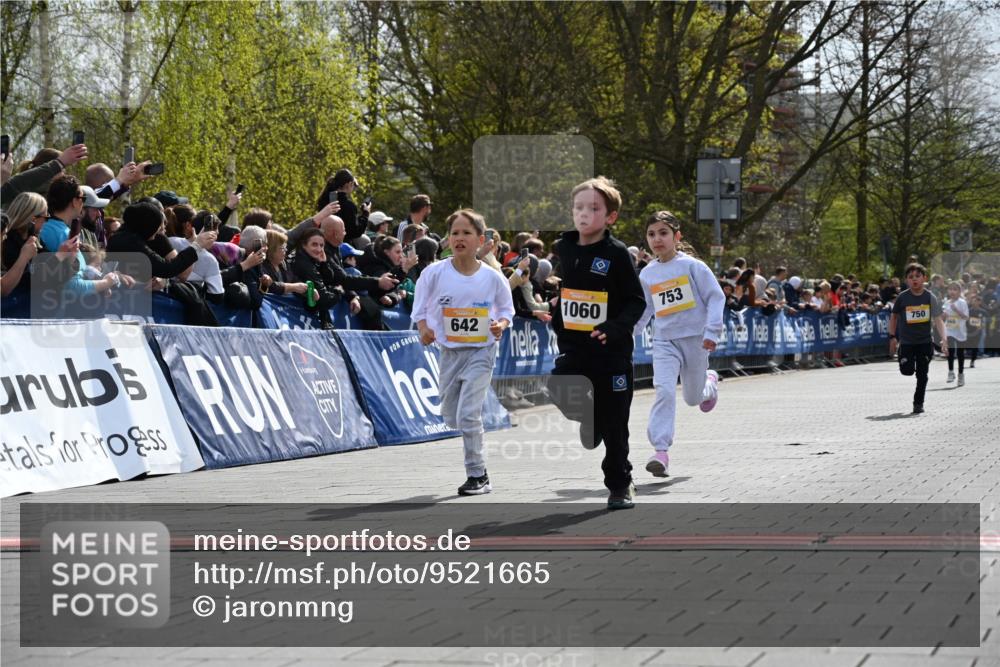 12.04.2026 - 45. Internationalen Wilhelmsburger Insellauf J. Mangold http://msf.ph/oto/9521665 12.04.2026 14:20:14 Ziel 775, 587, 405, 1060, 642, 753, 750 meine-sportfotos.de