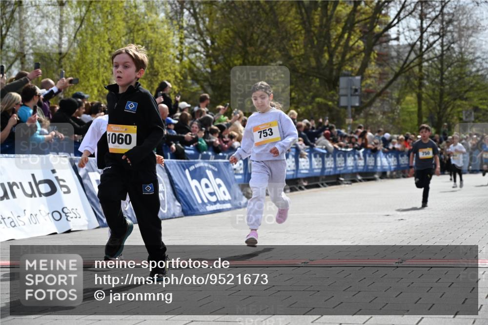 12.04.2026 - 45. Internationalen Wilhelmsburger Insellauf J. Mangold http://msf.ph/oto/9521673 12.04.2026 14:20:14 Ziel 775, 587, 405, 1060, 642, 753, 750 meine-sportfotos.de