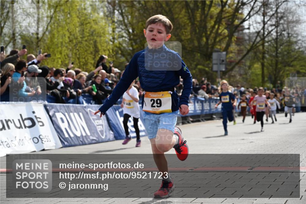 12.04.2026 - 45. Internationalen Wilhelmsburger Insellauf J. Mangold http://msf.ph/oto/9521723 12.04.2026 14:20:22 Ziel 1623, 844, 34, 949, 1607, 29, 948, 1058, 966 meine-sportfotos.de