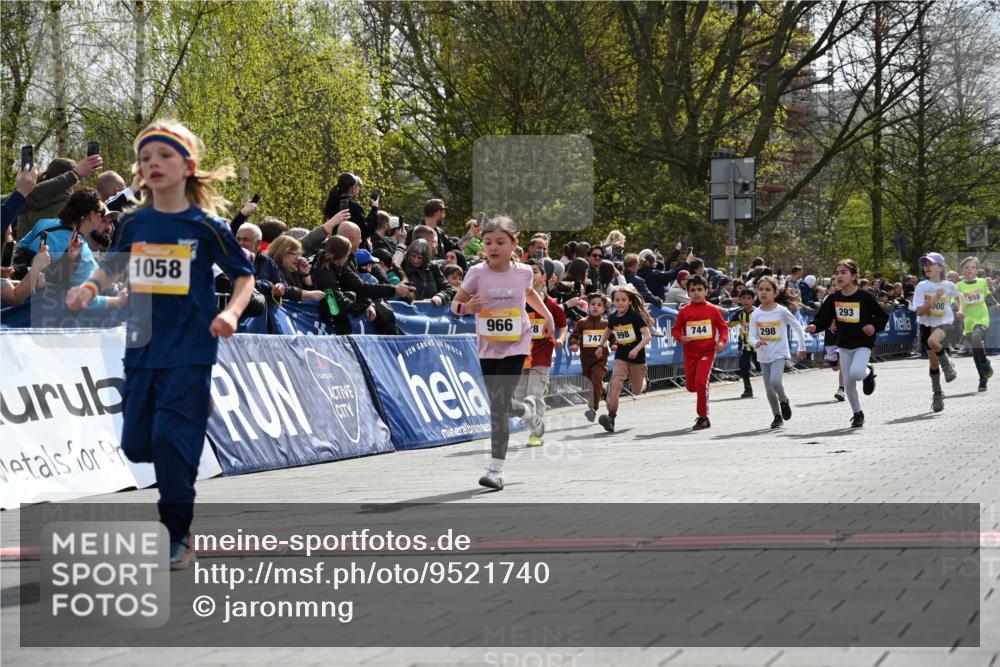 12.04.2026 - 45. Internationalen Wilhelmsburger Insellauf J. Mangold http://msf.ph/oto/9521740 12.04.2026 14:20:25 Ziel 1607, 29, 948, 1058, 966, 998, 228, 298, 293, 744, 1008, 747, 262, 598, 730 meine-sportfotos.de