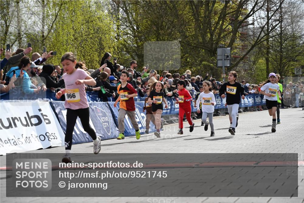 12.04.2026 - 45. Internationalen Wilhelmsburger Insellauf J. Mangold http://msf.ph/oto/9521745 12.04.2026 14:20:26 Ziel 29, 948, 1058, 966, 998, 228, 298, 293, 744, 1008, 747, 262, 598, 730, 632 meine-sportfotos.de