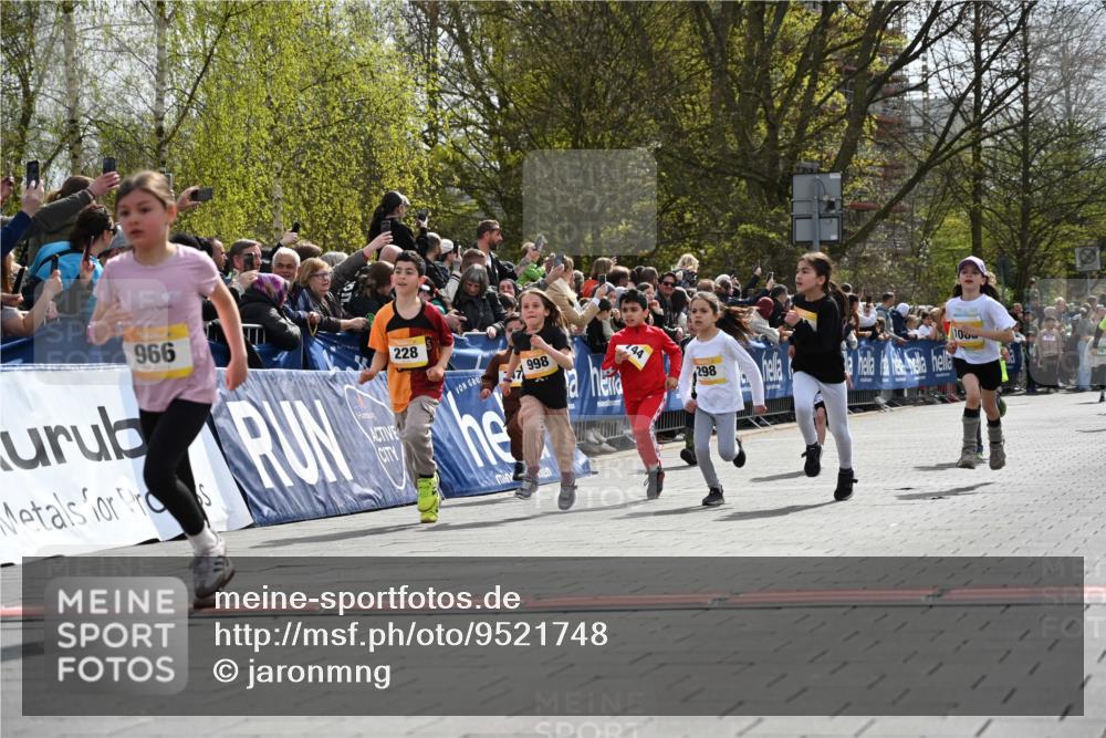 12.04.2026 - 45. Internationalen Wilhelmsburger Insellauf J. Mangold http://msf.ph/oto/9521748 12.04.2026 14:20:26 Ziel 29, 948, 1058, 966, 998, 228, 298, 293, 744, 1008, 747, 262, 598, 730, 632 meine-sportfotos.de