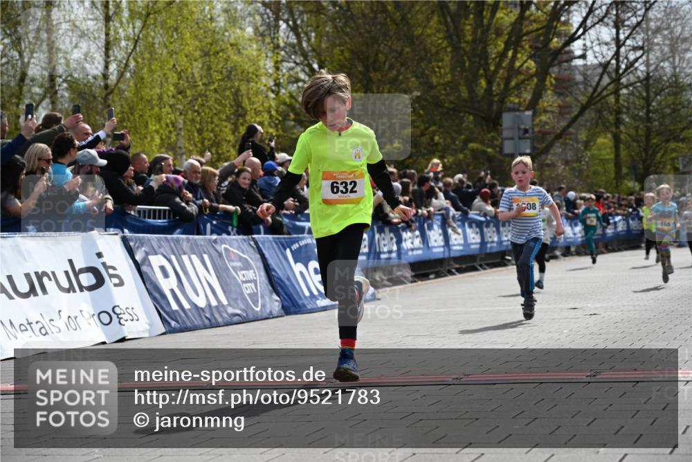 12.04.2026 - 45. Internationalen Wilhelmsburger Insellauf J. Mangold http://msf.ph/oto/9521783 12.04.2026 14:20:30 Ziel 998, 228, 298, 293, 744, 1008, 747, 262, 598, 730, 632, 1608, 165 meine-sportfotos.de