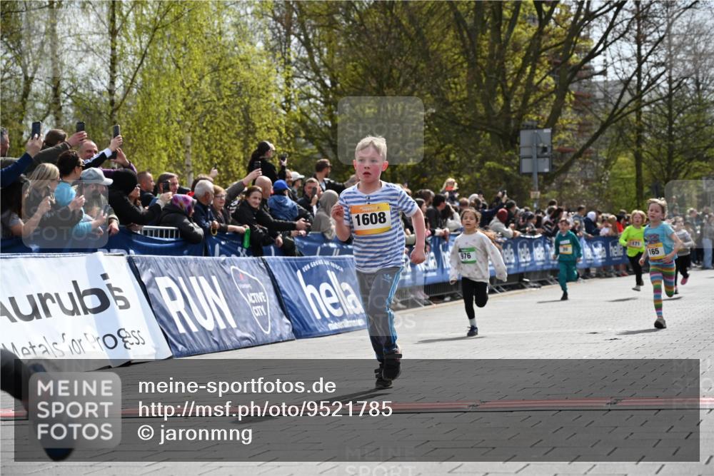 12.04.2026 - 45. Internationalen Wilhelmsburger Insellauf J. Mangold http://msf.ph/oto/9521785 12.04.2026 14:20:31 Ziel 998, 228, 298, 293, 744, 1008, 747, 262, 598, 730, 632, 1608, 165, 171 meine-sportfotos.de