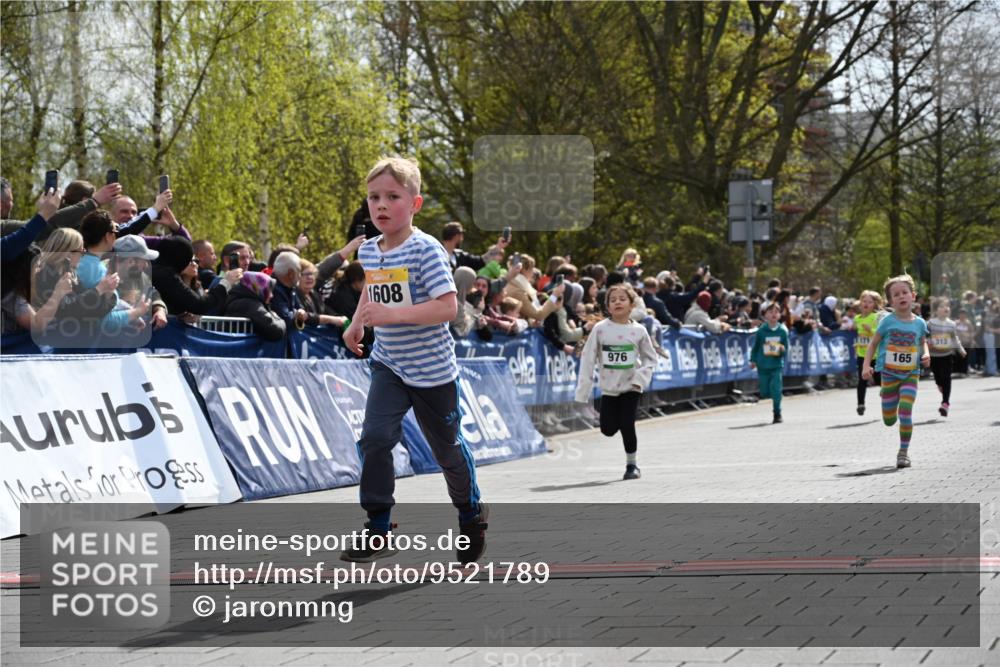 12.04.2026 - 45. Internationalen Wilhelmsburger Insellauf J. Mangold http://msf.ph/oto/9521789 12.04.2026 14:20:32 Ziel 744, 1008, 747, 262, 598, 730, 632, 1608, 165, 171, 20, 313 meine-sportfotos.de