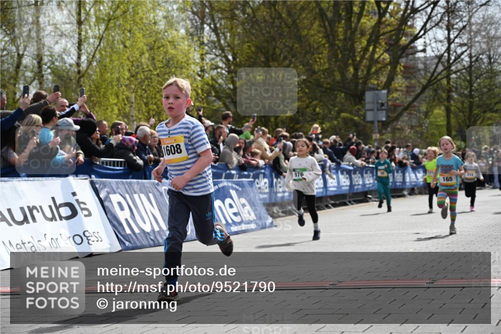 12.04.2026 - 45. Internationalen Wilhelmsburger Insellauf J. Mangold http://msf.ph/oto/9521790 12.04.2026 14:20:32 Ziel 744, 1008, 747, 262, 598, 730, 632, 1608, 165, 171, 20, 313 meine-sportfotos.de
