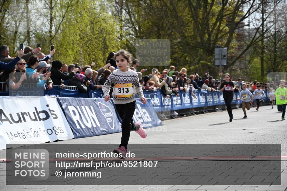 12.04.2026 - 45. Internationalen Wilhelmsburger Insellauf J. Mangold http://msf.ph/oto/9521807 12.04.2026 14:20:36 Ziel 165, 171, 20, 313, 576, 935 meine-sportfotos.de
