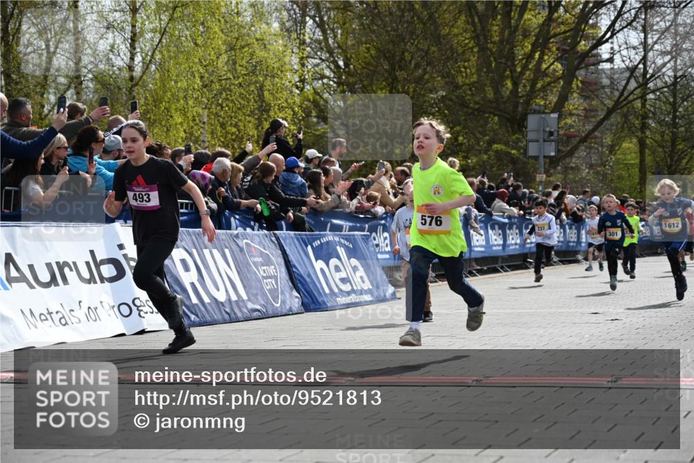 12.04.2026 - 45. Internationalen Wilhelmsburger Insellauf J. Mangold http://msf.ph/oto/9521813 12.04.2026 14:20:39 Ziel 171, 20, 313, 576, 935, 301, 61, 237, 578 meine-sportfotos.de