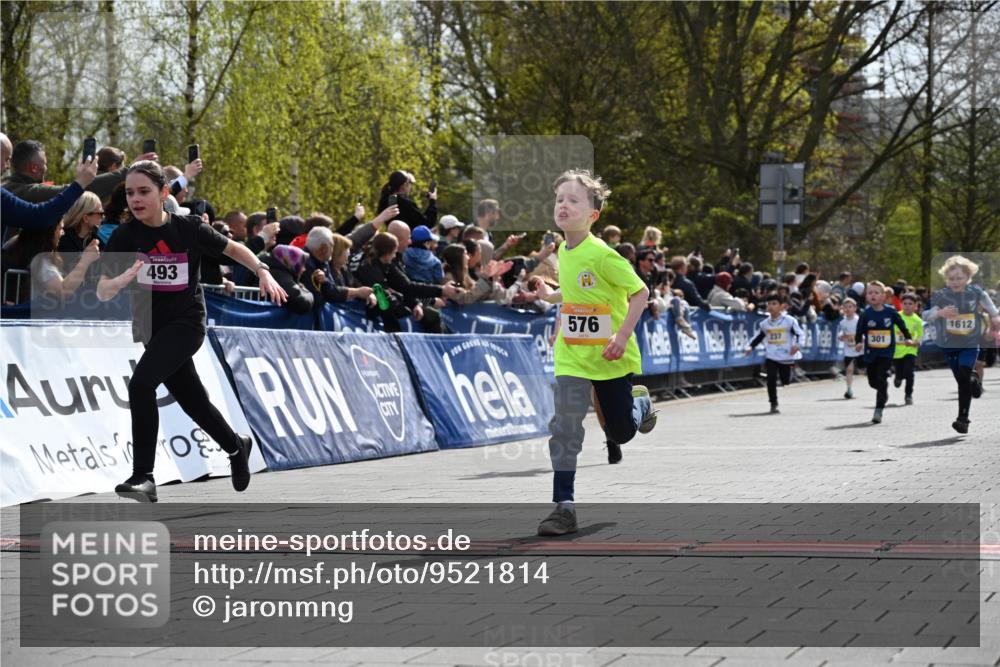 12.04.2026 - 45. Internationalen Wilhelmsburger Insellauf J. Mangold http://msf.ph/oto/9521814 12.04.2026 14:20:39 Ziel 171, 20, 313, 576, 935, 301, 61, 237, 578 meine-sportfotos.de